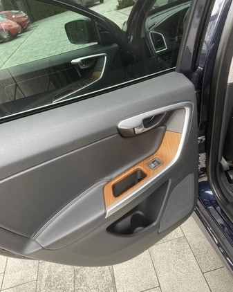 Volvo XC 60 cena 79900 przebieg: 85260, rok produkcji 2017 z Szydłowiec małe 436